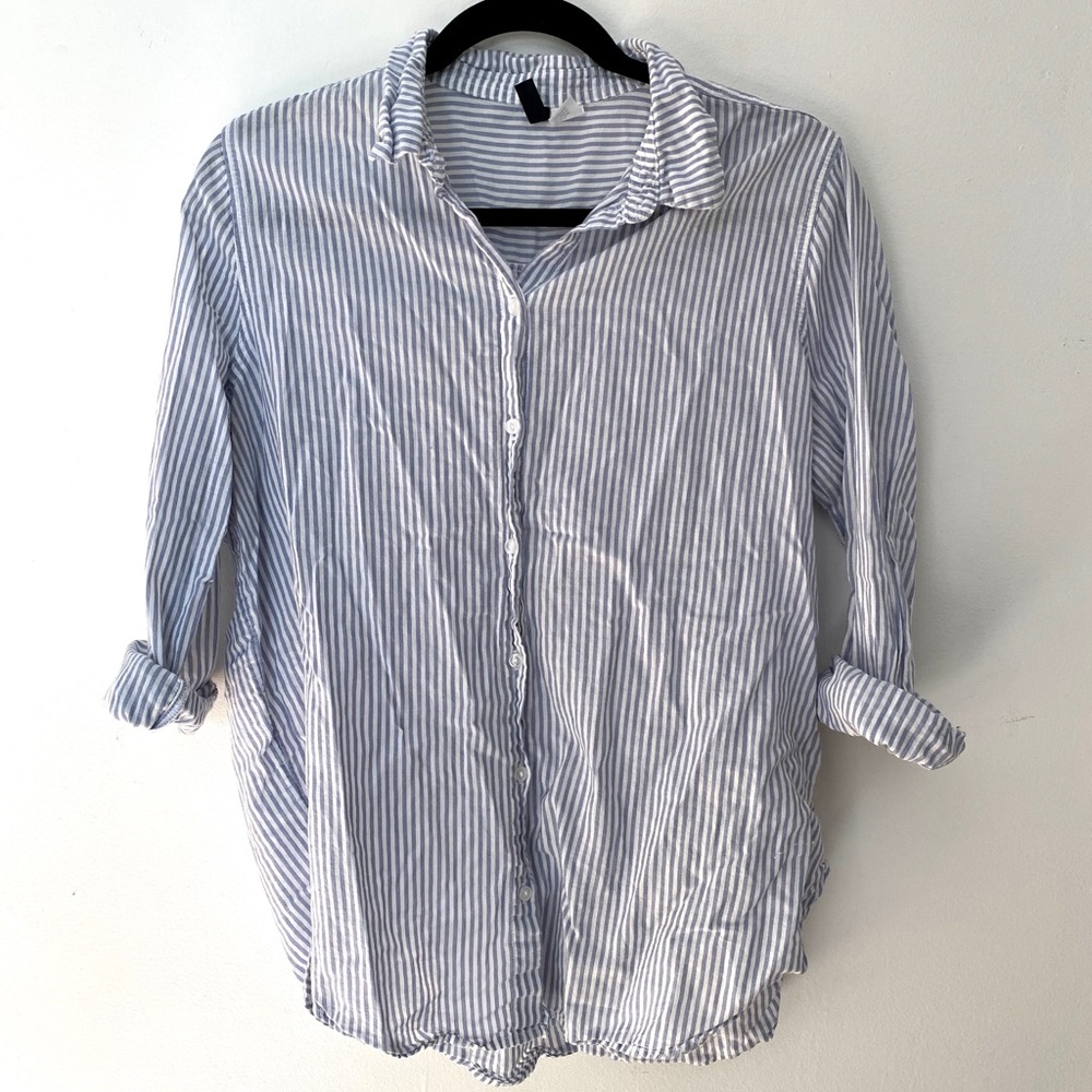 ✌️H&M Blue French Stripe button shirt